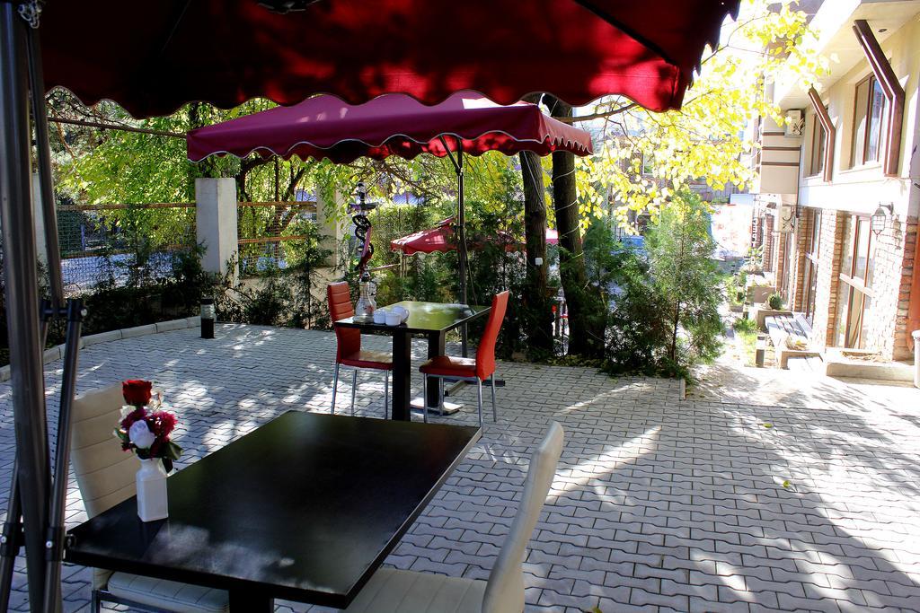 Roses Garden Hotel Tbilisi Exterior foto